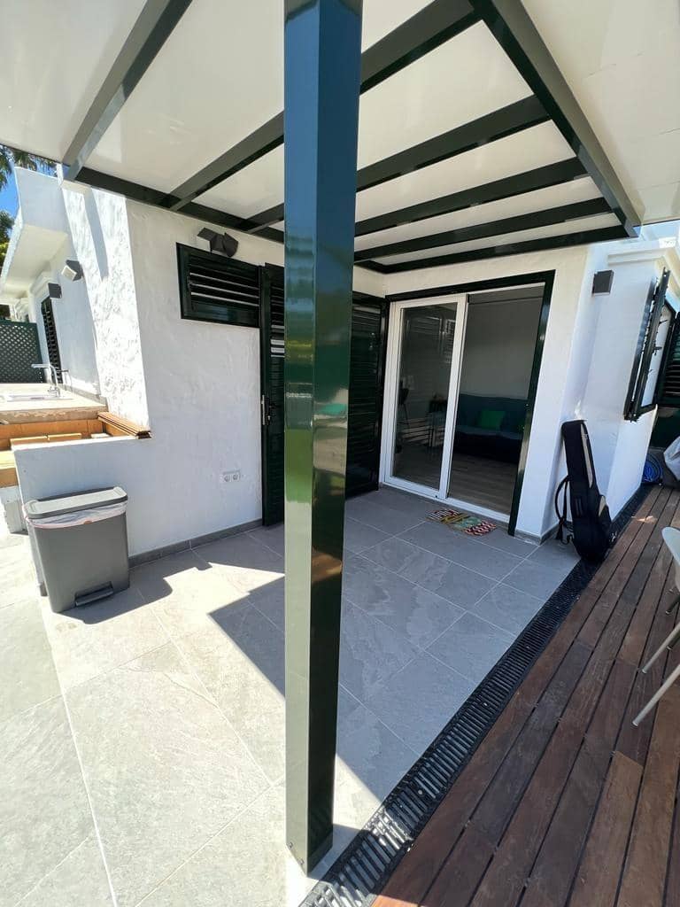 1 Zimmer Bungalow zu vermieten in Sonneland mit Pool - 1.400 € (Ref: 9119231)