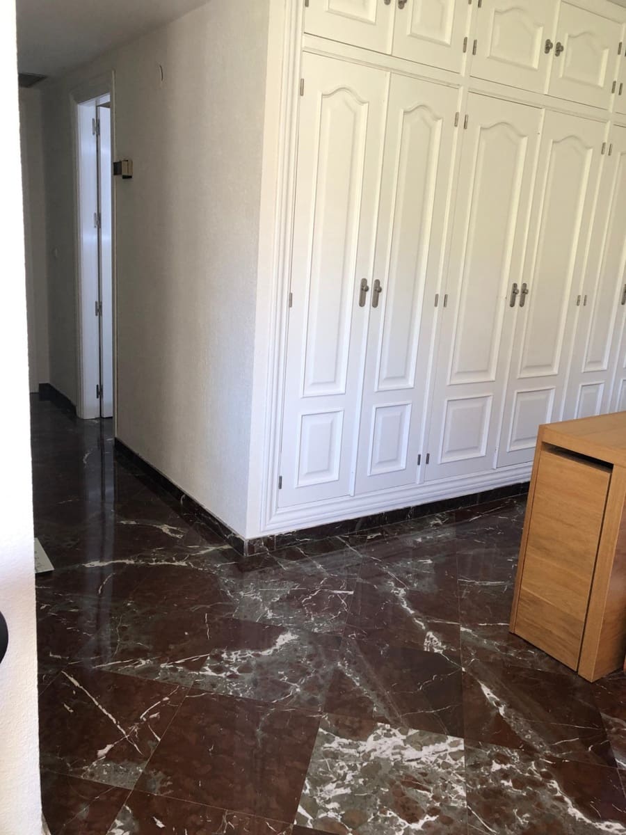 5 soveværelse Byhus til salg i Jaen by med garage - € 520.000 (Ref: 9119232)