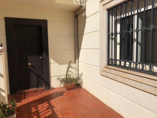 5 bedroom Townhouse for sale in Jaén city with garage - € 520,000 (Ref: 9119232)