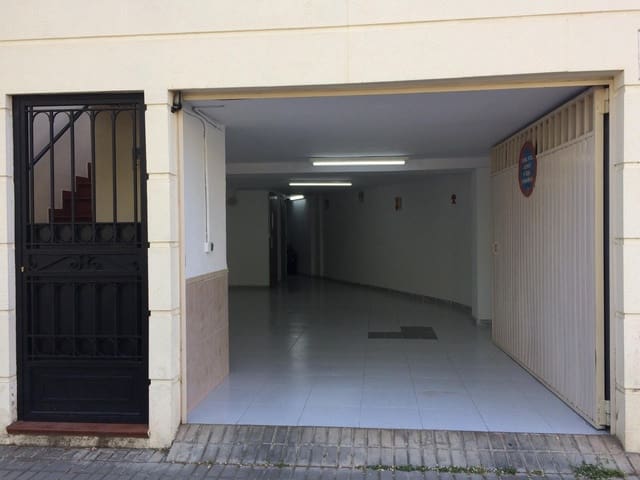 5 bedroom Townhouse for sale in Jaén city with garage - € 520,000 (Ref: 9119232)