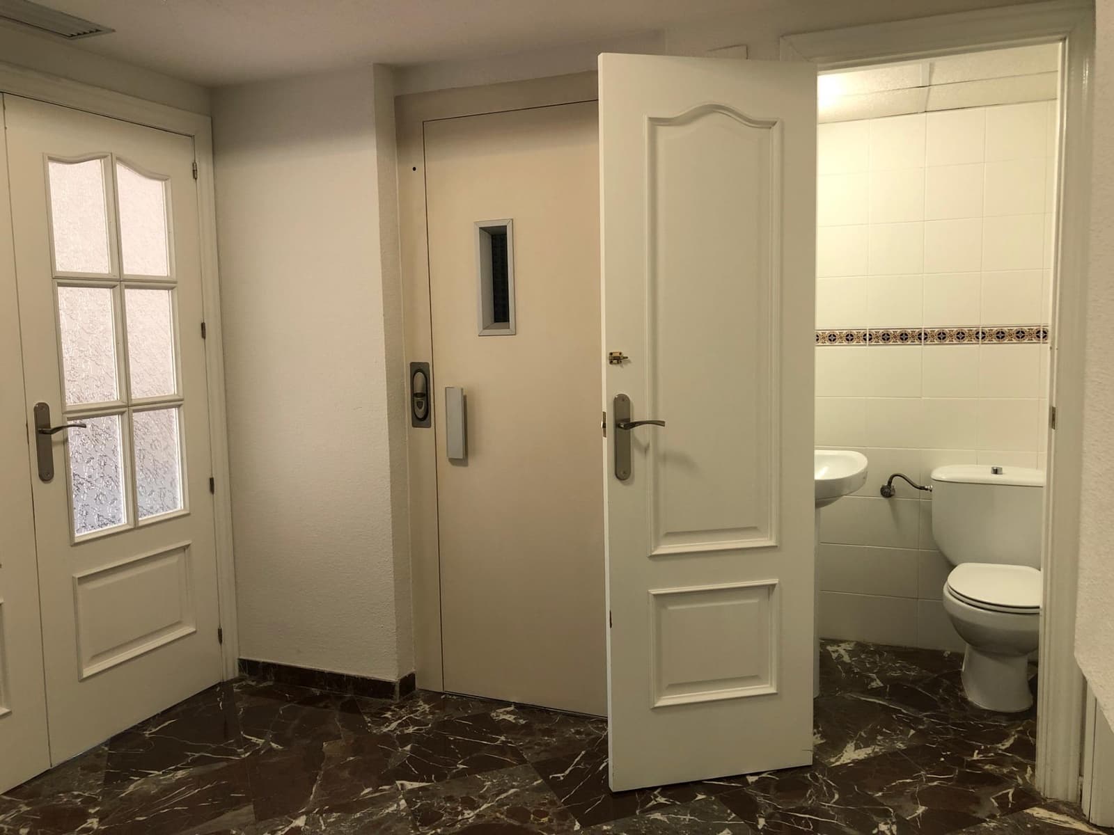 5 soveværelse Byhus til salg i Jaen by med garage - € 520.000 (Ref: 9119232)