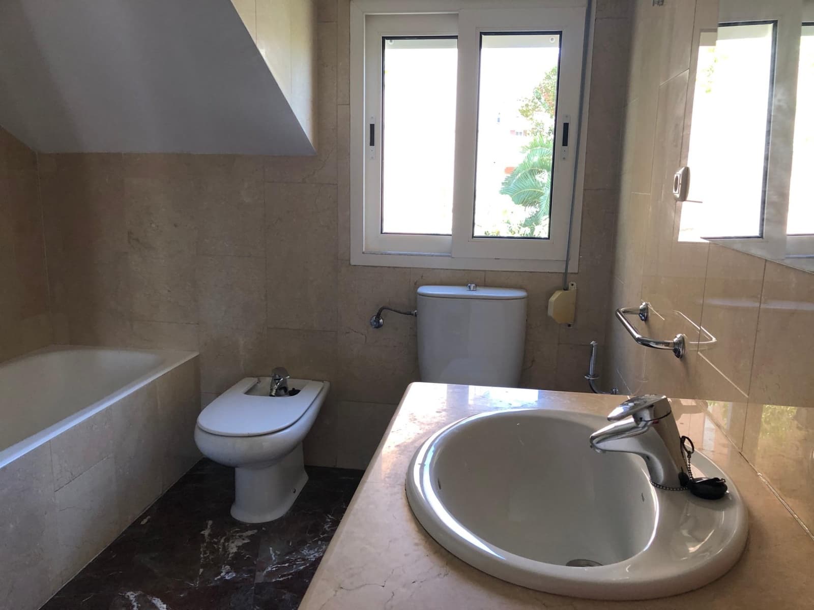 5 soveværelse Byhus til salg i Jaen by med garage - € 520.000 (Ref: 9119232)