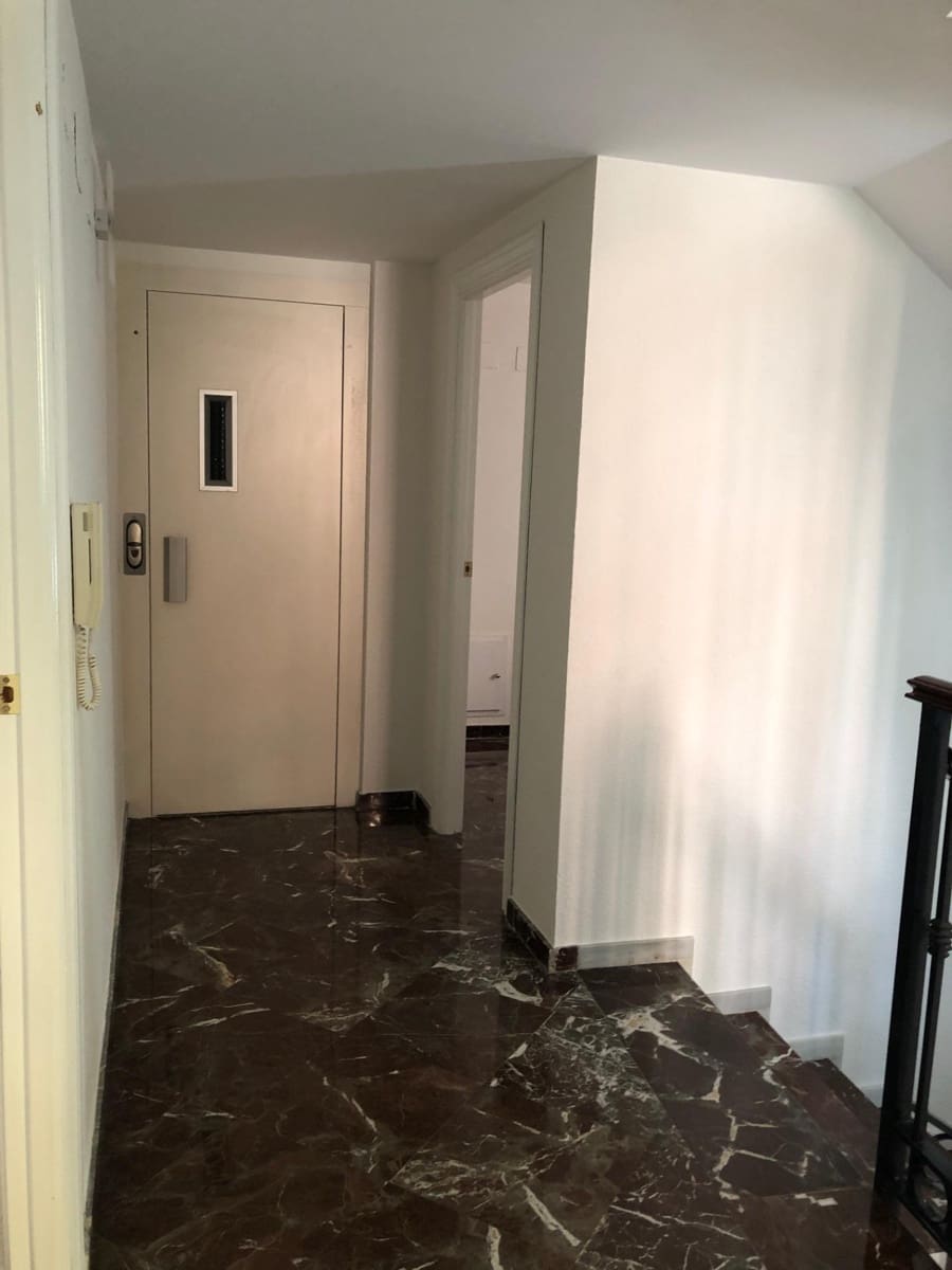 5 soveværelse Byhus til salg i Jaen by med garage - € 520.000 (Ref: 9119232)