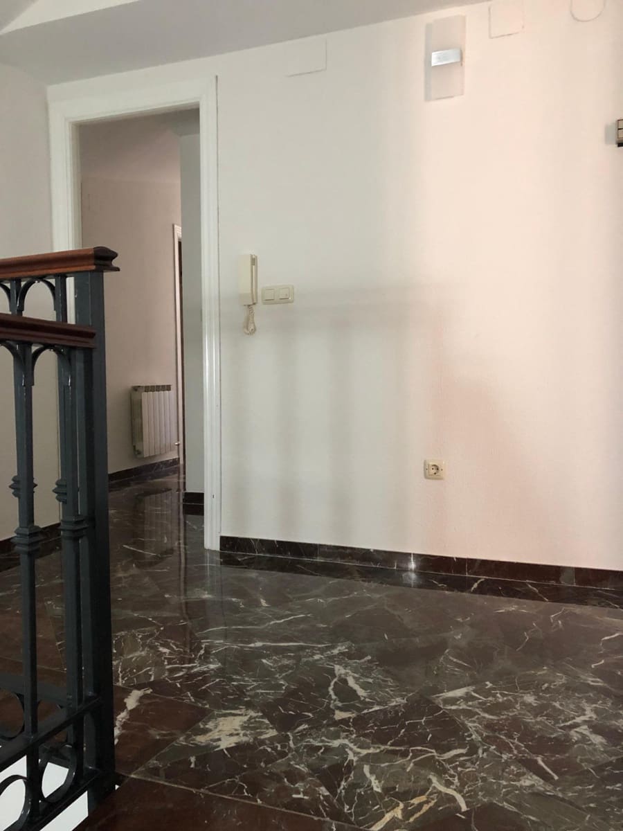 5 soveværelse Byhus til salg i Jaen by med garage - € 520.000 (Ref: 9119232)