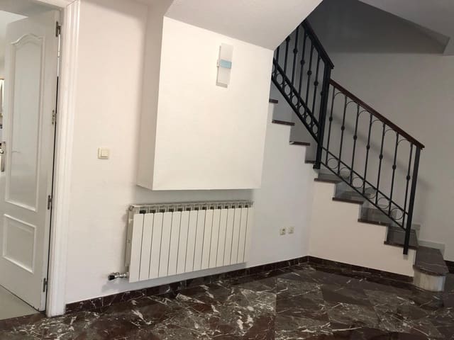 5 bedroom Townhouse for sale in Jaén city with garage - € 520,000 (Ref: 9119232)