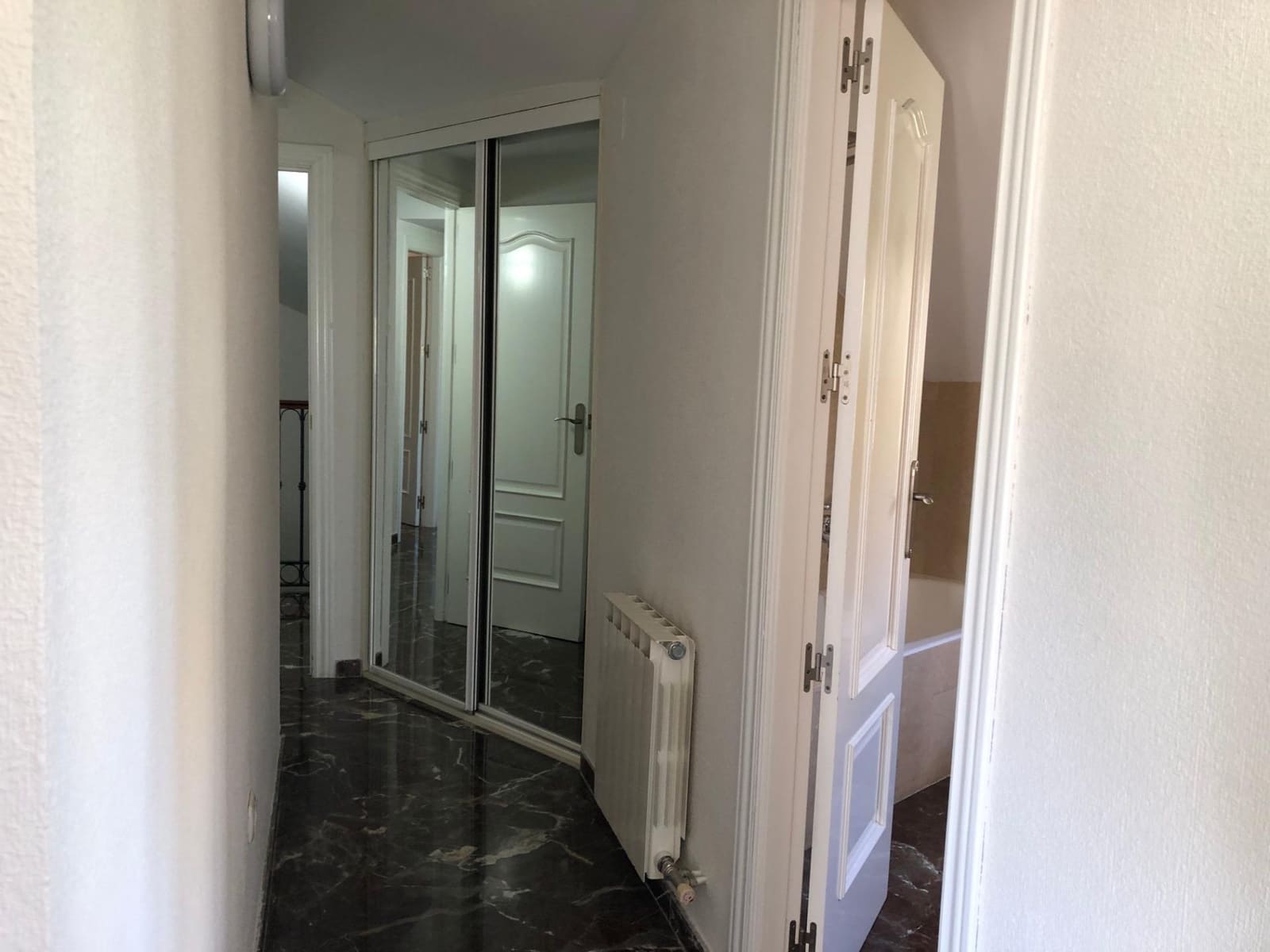 5 soveværelse Byhus til salg i Jaen by med garage - € 520.000 (Ref: 9119232)