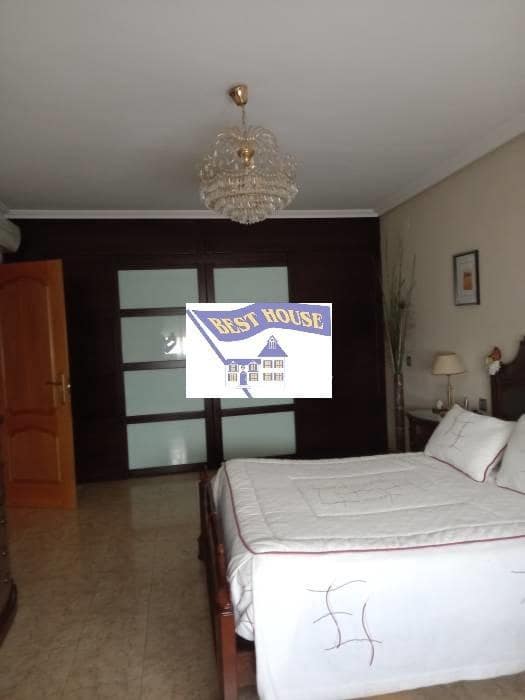 7 soveværelse Rækkehus til salg i Jaen by med garage - € 440.000 (Ref: 9119233)