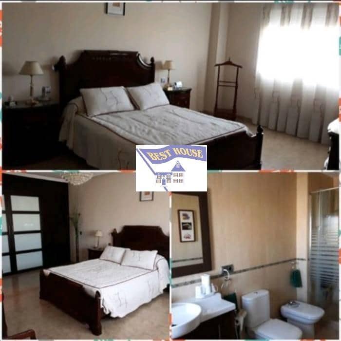 7 soverom Rekkehus til salgs i Jaen by med garasje - € 440 000 (Ref: 9119233)