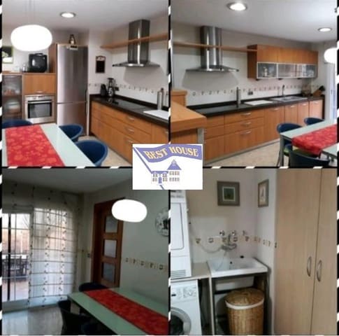 7 slaapkamer Rijtjeshuis te koop in Jaén stad met garage - € 440.000 (Ref: 9119233)