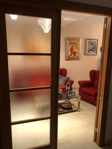 8 chambre Villa/Maison Mitoyenne à vendre à Jaén ville avec piscine garage - 325 000 € (Ref: 9119236)