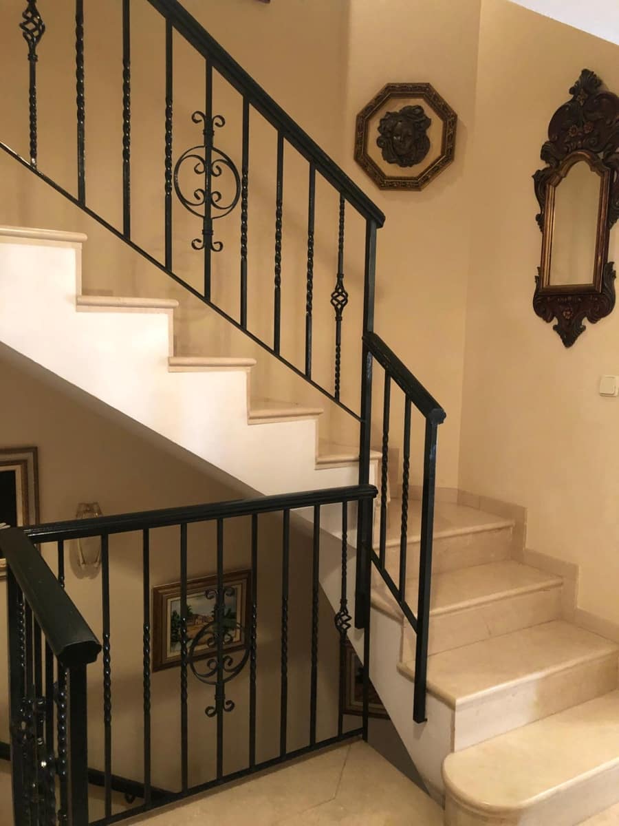 8 soveværelse Rækkehus til salg i Jaen by med swimmingpool garage - € 325.000 (Ref: 9119236)