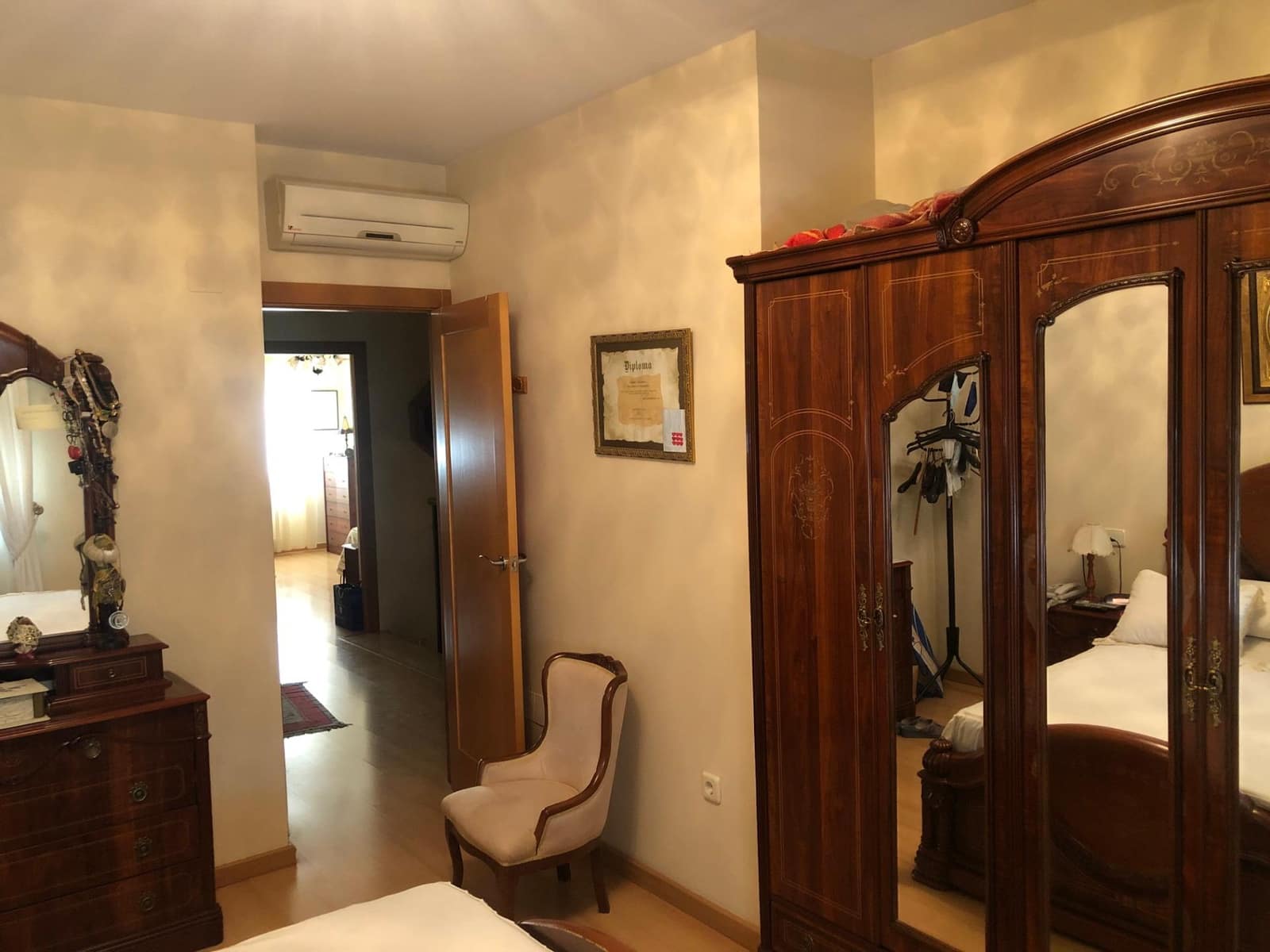 8 soveværelse Rækkehus til salg i Jaen by med swimmingpool garage - € 325.000 (Ref: 9119236)