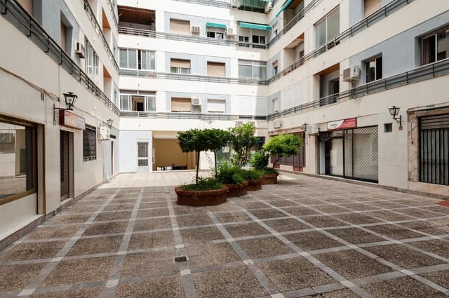 Commercial for sale in Jaén city - € 122,000 (Ref: 9119237)