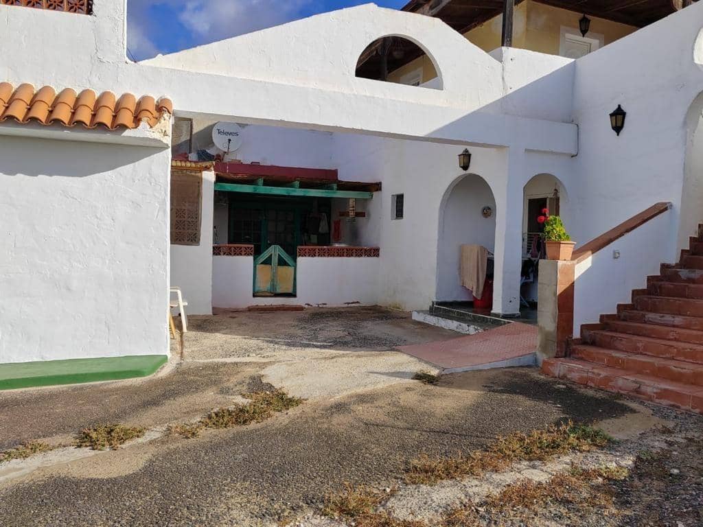 6 soveværelse Finca/Landehus til salg i Tuineje med garage - € 422.000 (Ref: 9119243)