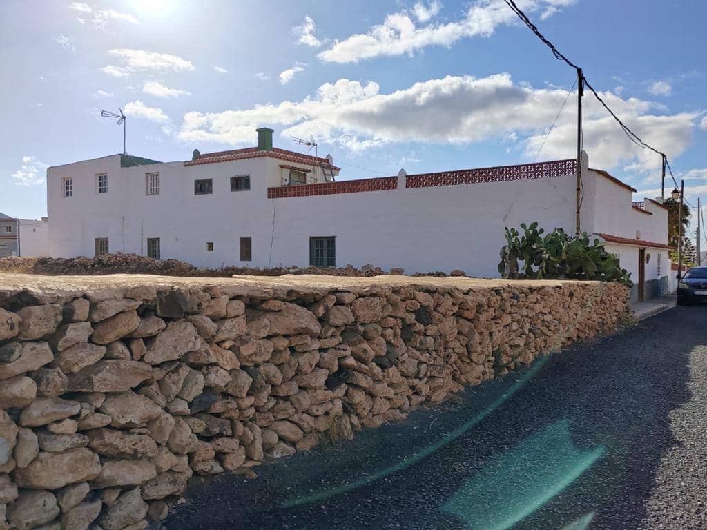 6 soveværelse Finca/Landehus til salg i Tuineje med garage - € 422.000 (Ref: 9119243)