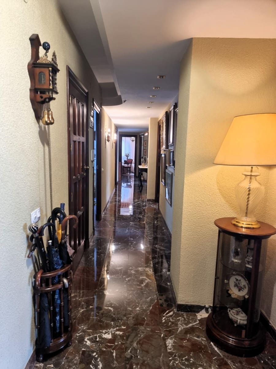 4 slaapkamer Flat te koop in Jaen stad met garage - € 310.000 (Ref: 9119255)