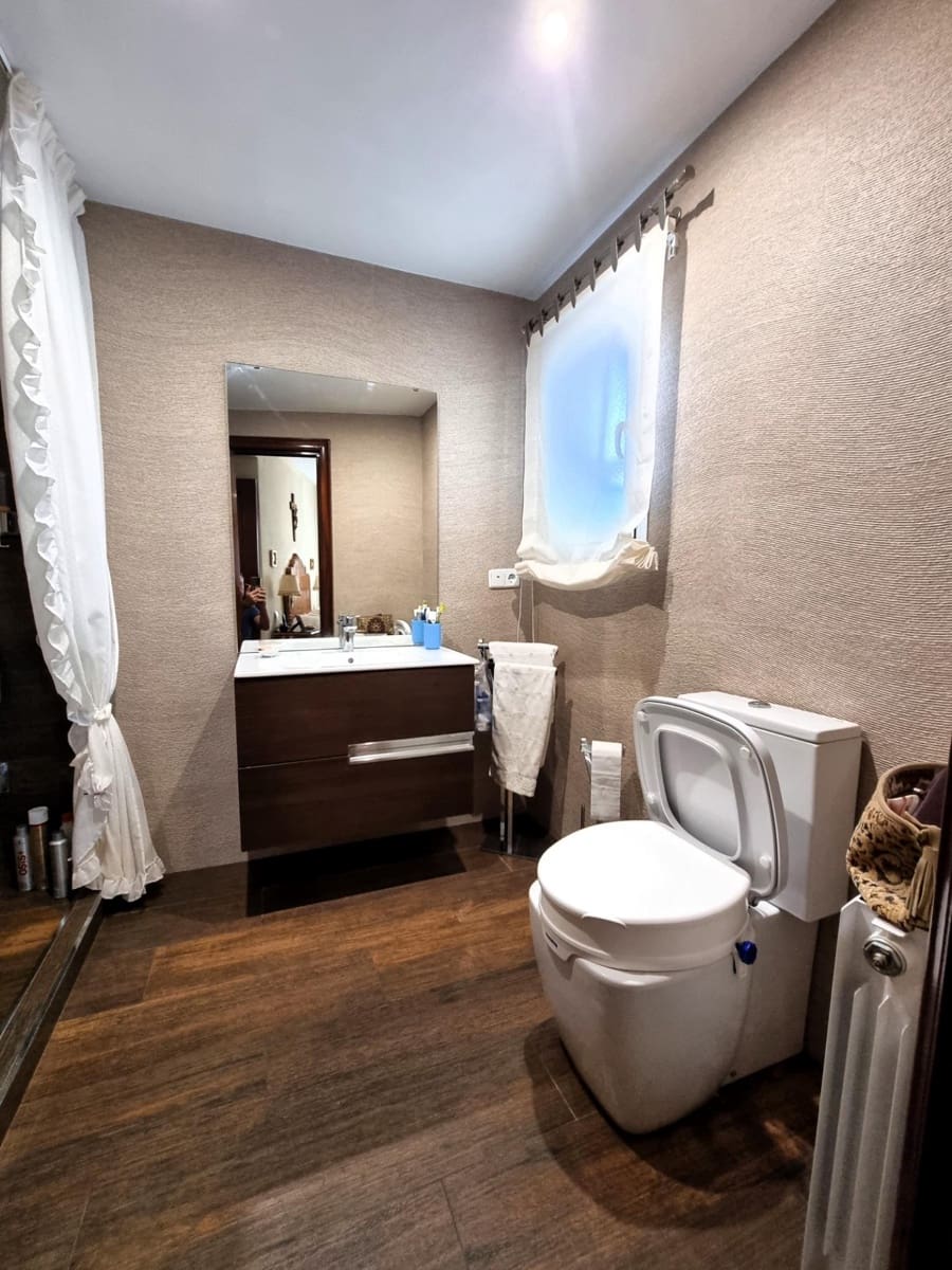 4 slaapkamer Flat te koop in Jaen stad met garage - € 310.000 (Ref: 9119255)