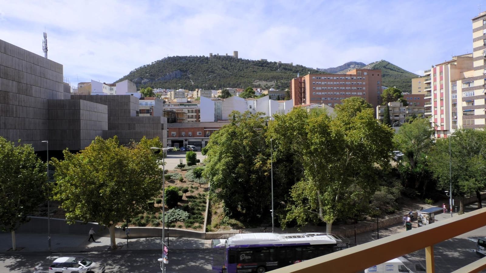 4 slaapkamer Flat te koop in Jaen stad met garage - € 310.000 (Ref: 9119255)