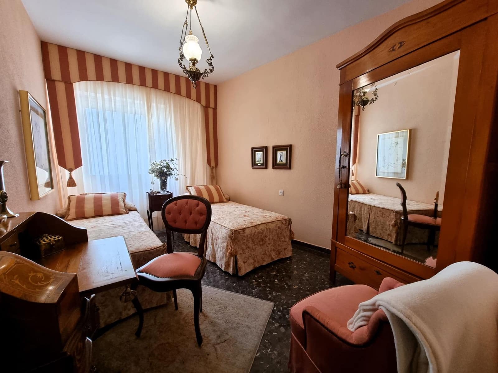 4 slaapkamer Flat te koop in Jaen stad met garage - € 310.000 (Ref: 9119255)