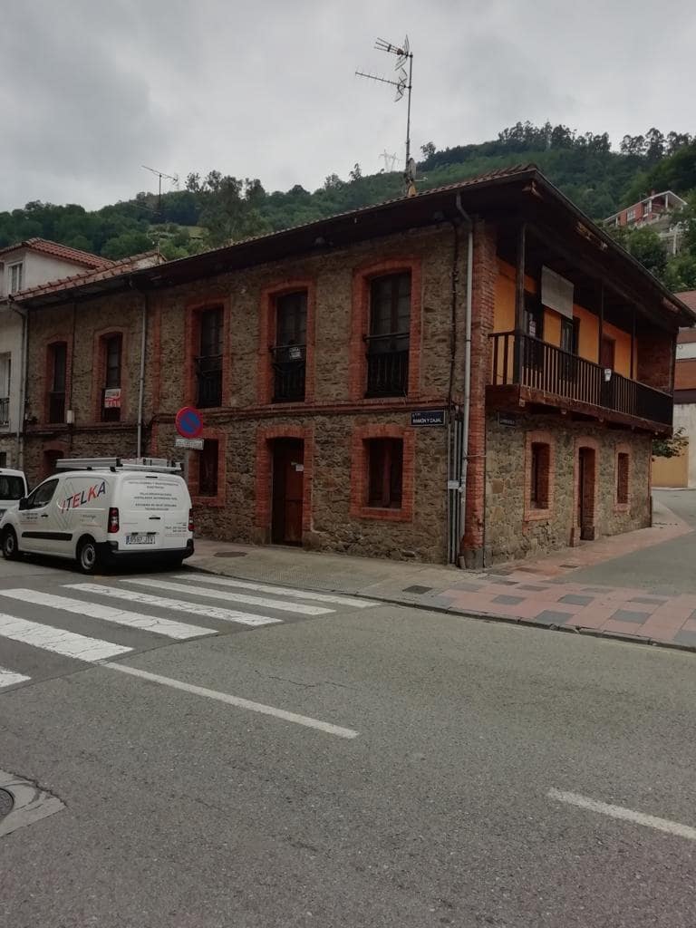 4 soveværelse Byhus til salg i Mieres - € 180.000 (Ref: 9119262)