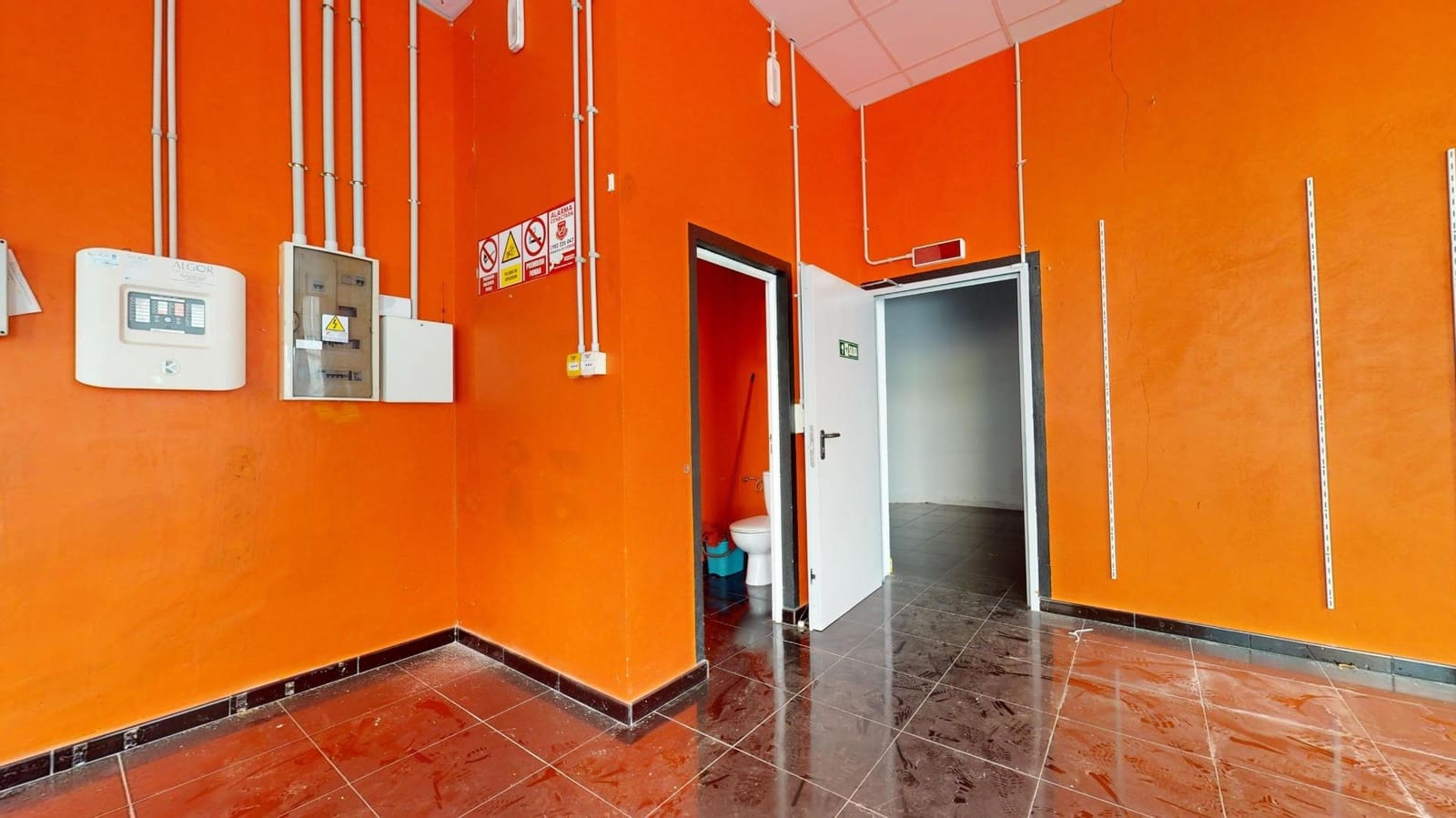 Commercieel te koop in Las Palmas de Gran Canaria - € 130.000 (Ref: 9119268)