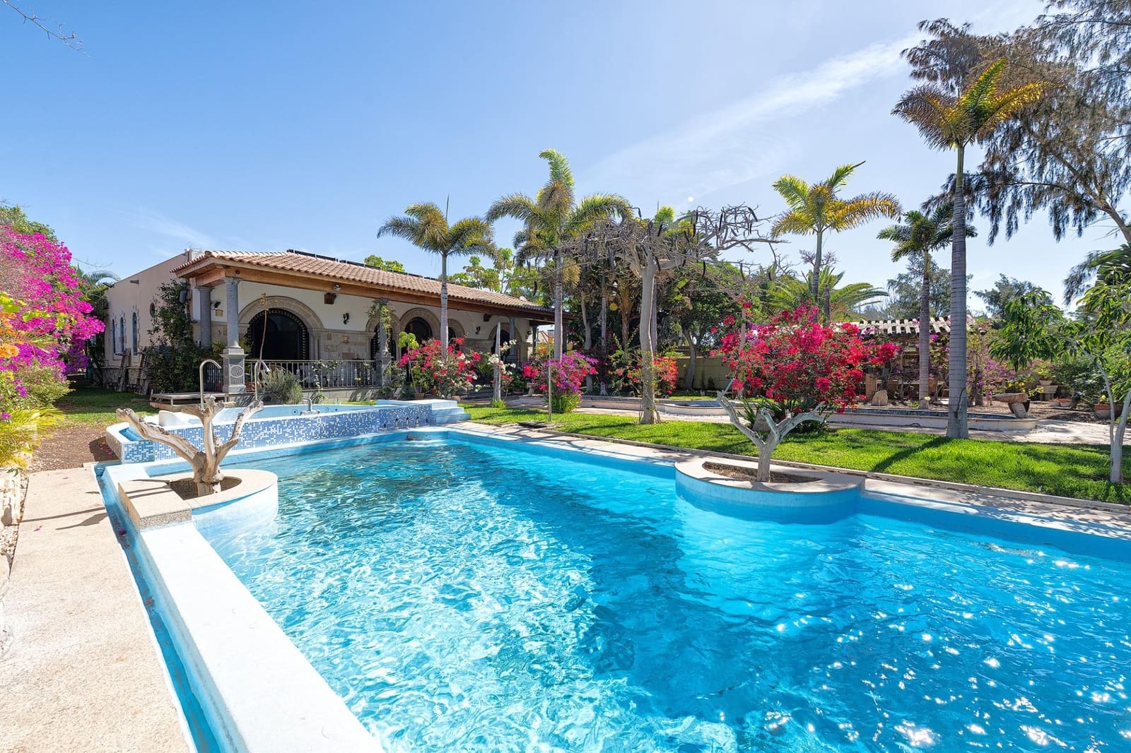 7 sypialnia Willa na sprzedaż w San Bartolome de Tirajana z basenem garażem - 3 900 000 € (Ref: 9119269)