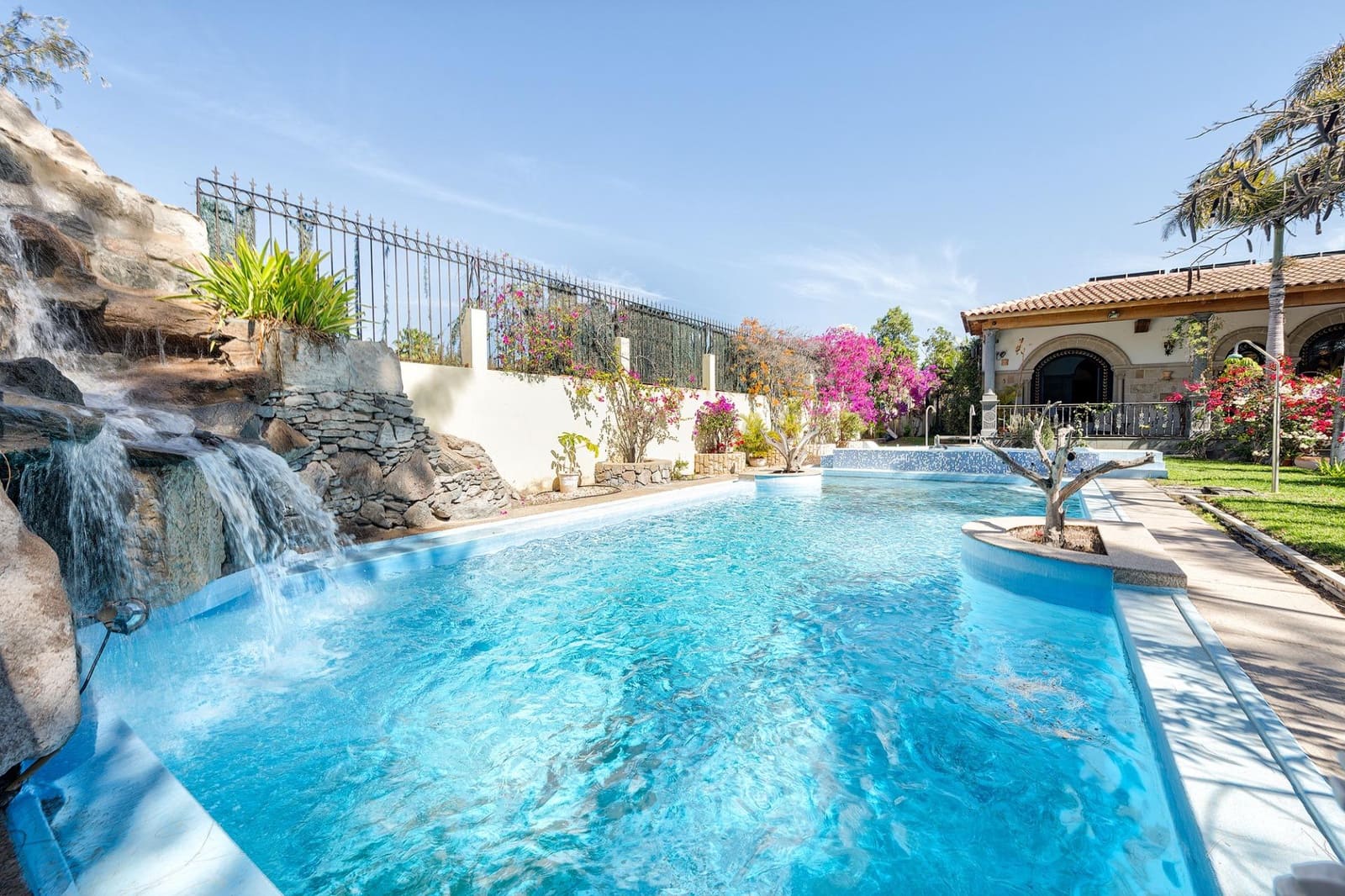 7 sypialnia Willa na sprzedaż w San Bartolome de Tirajana z basenem garażem - 3 900 000 € (Ref: 9119269)