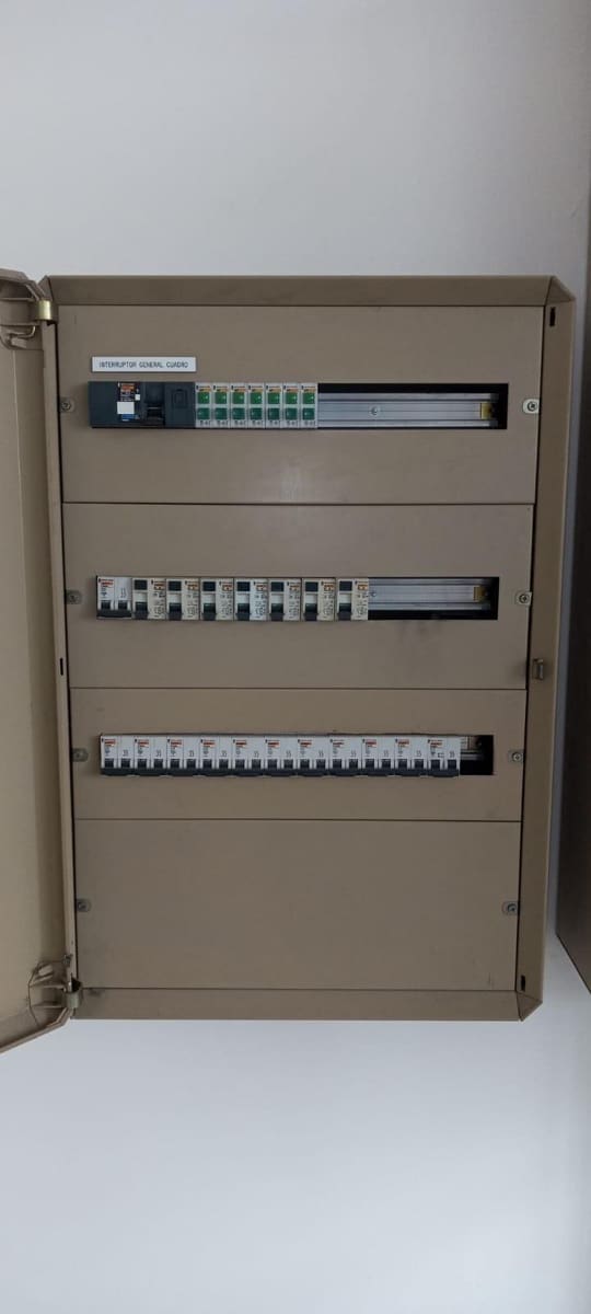 Commerciale da affittare in A Coruna citta con garage - 3.000 € (Rif: 9119282)