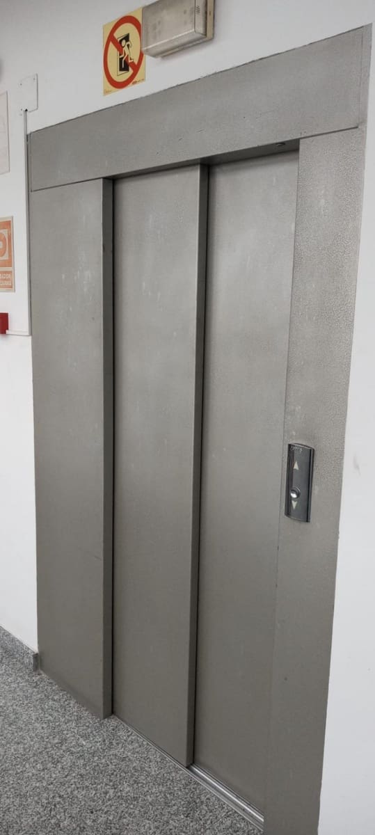 Commerciale da affittare in A Coruna citta con garage - 3.000 € (Rif: 9119282)