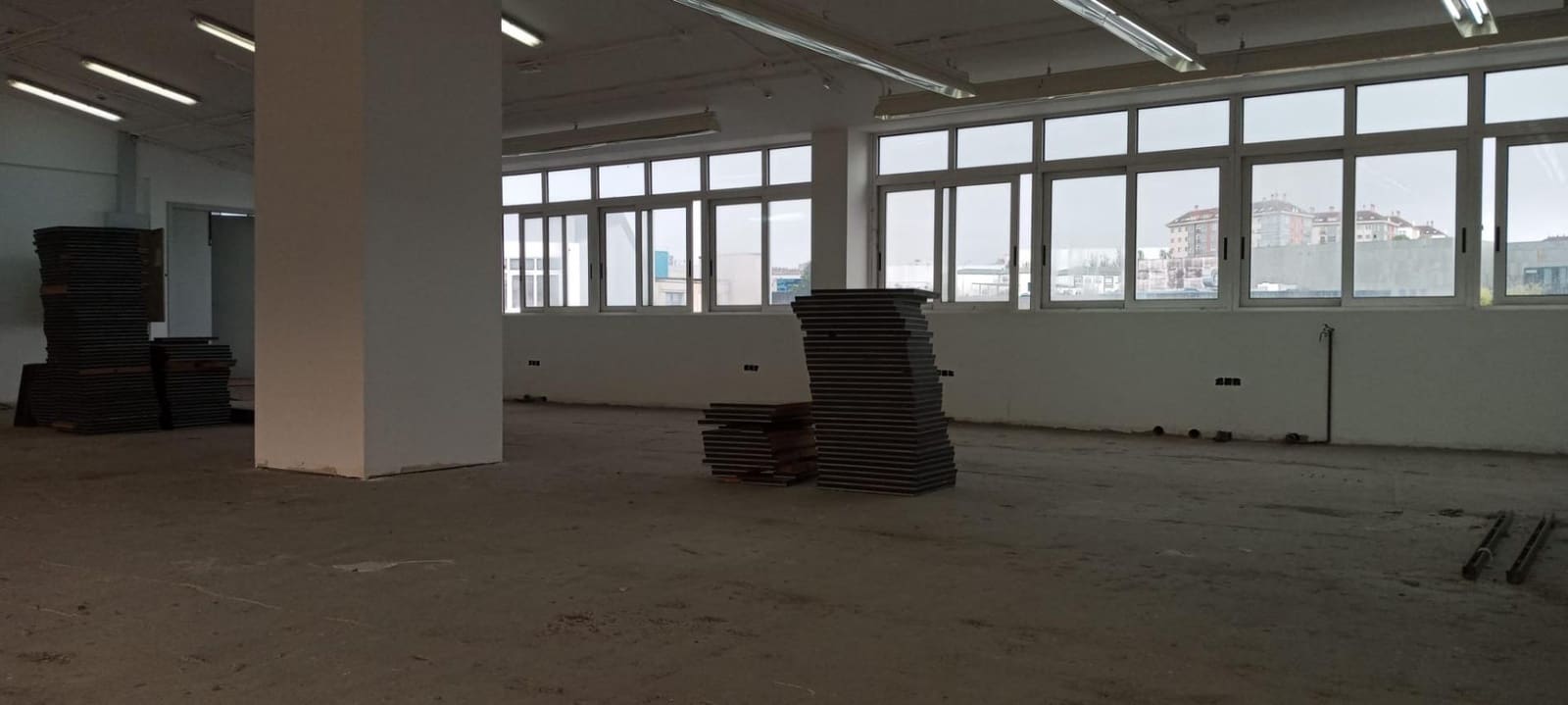 Commerciale da affittare in A Coruna citta con garage - 3.000 € (Rif: 9119282)