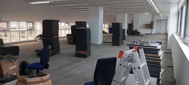 Gewerbe zu vermieten in A Coruña Stadt mit Garage - 3.000 € (Ref: 9119282)