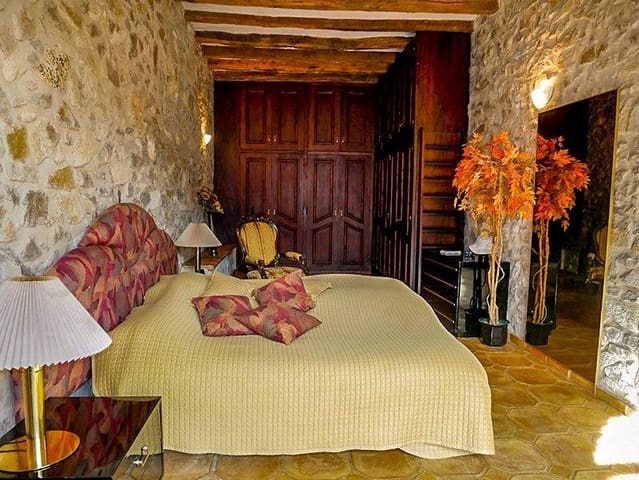 5 bedroom Finca/Country House for sale in Relleu with pool garage - € 2,149,000 (Ref: 9119283)