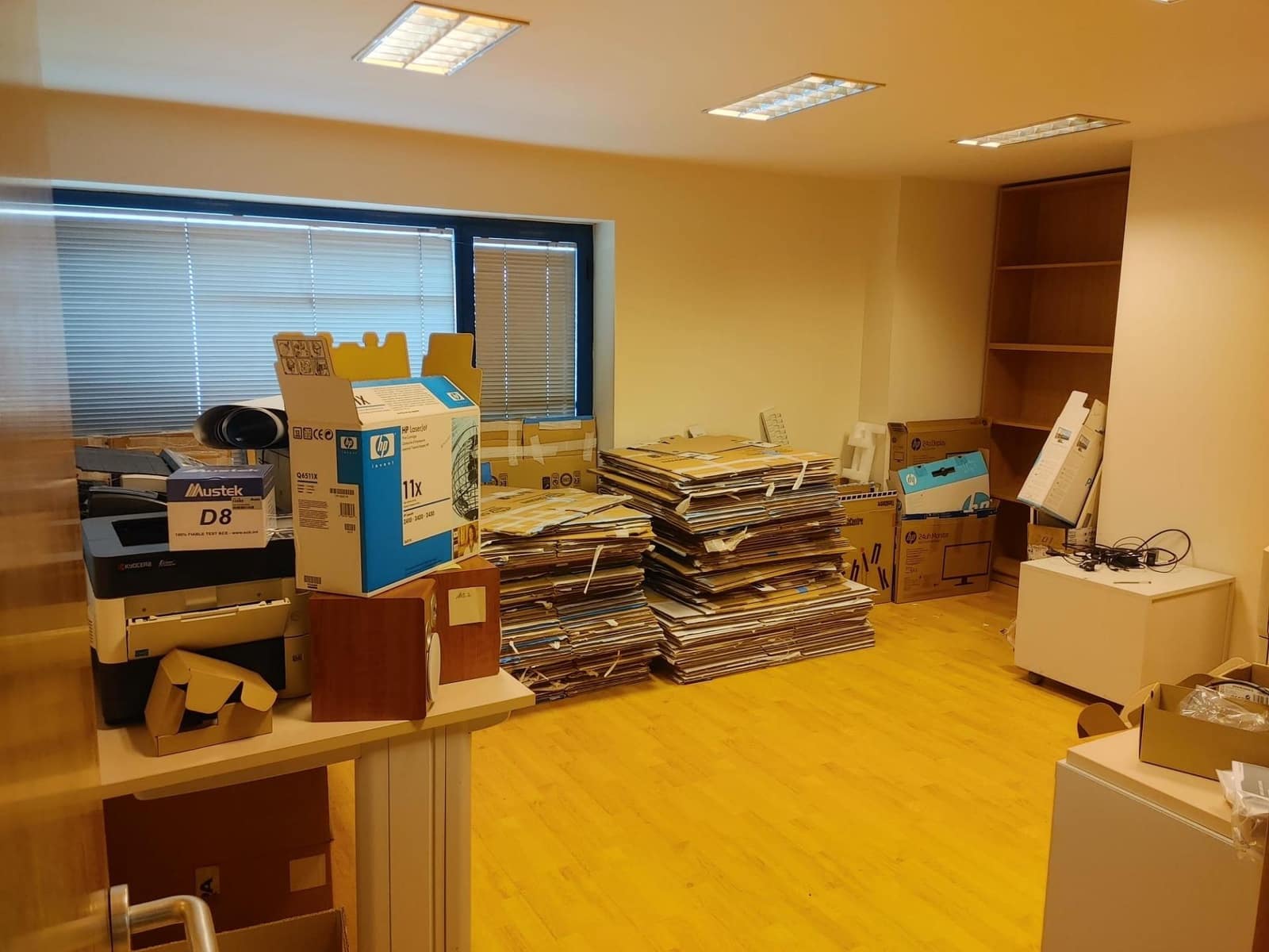 Kommersiell till salu i A Coruna stad - 650 000 € (Ref: 9119285)