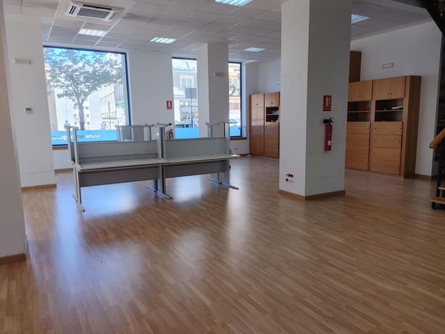 Commercial for sale in A Coruña city - € 650,000 (Ref: 9119285)