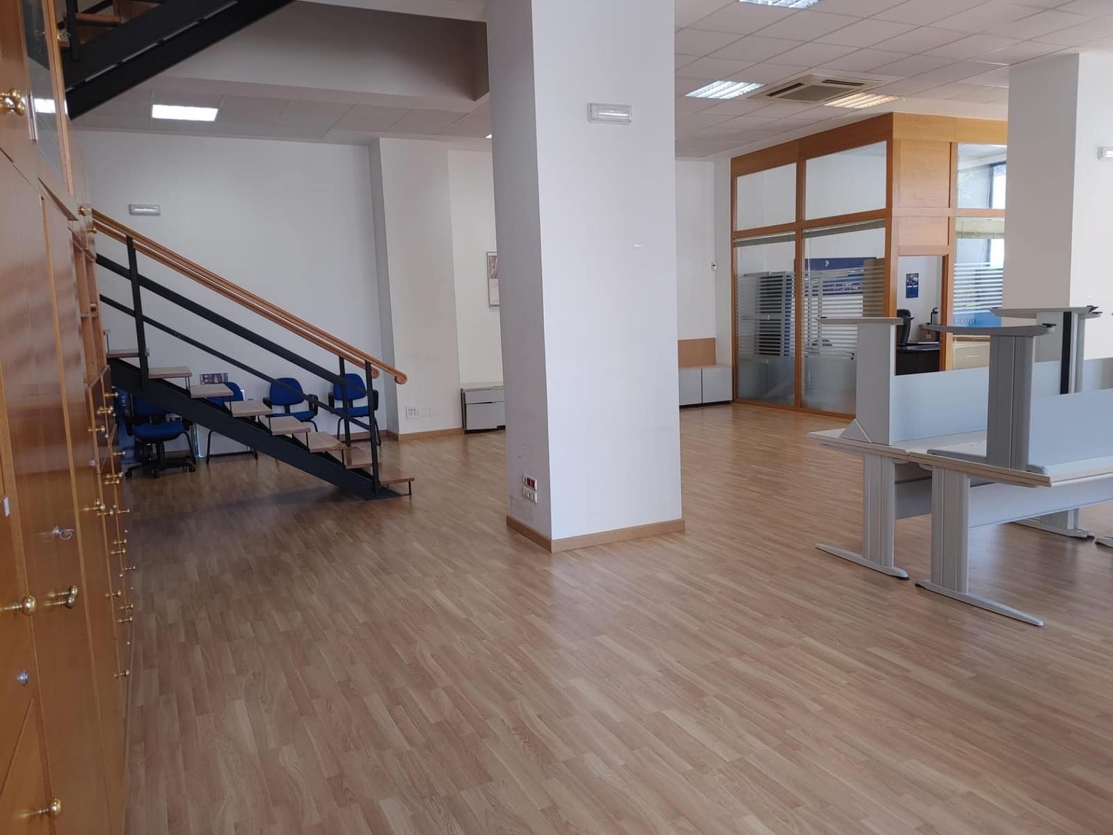 Kommersiell till salu i A Coruna stad - 650 000 € (Ref: 9119285)