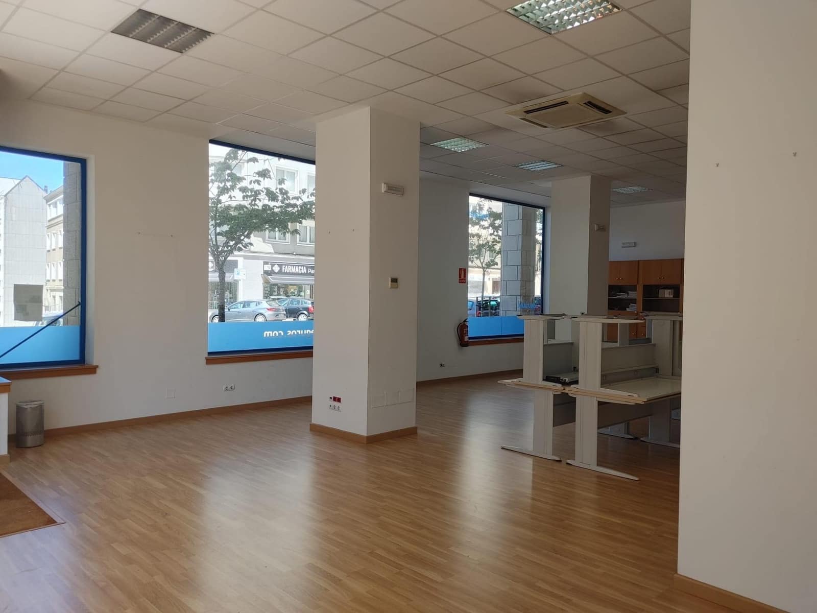 Kommersiell till salu i A Coruna stad - 650 000 € (Ref: 9119285)