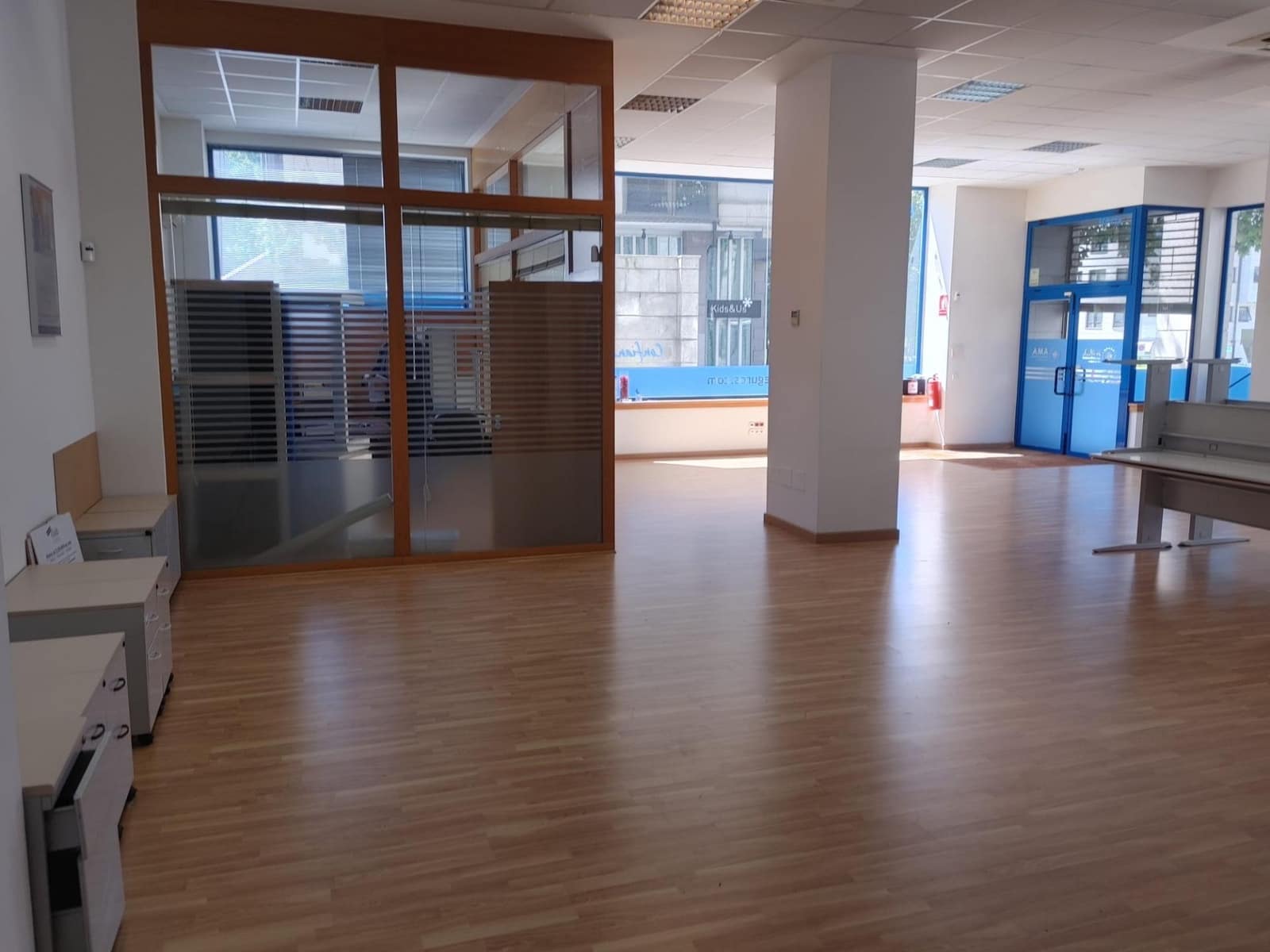 Kommersiell till salu i A Coruna stad - 650 000 € (Ref: 9119285)