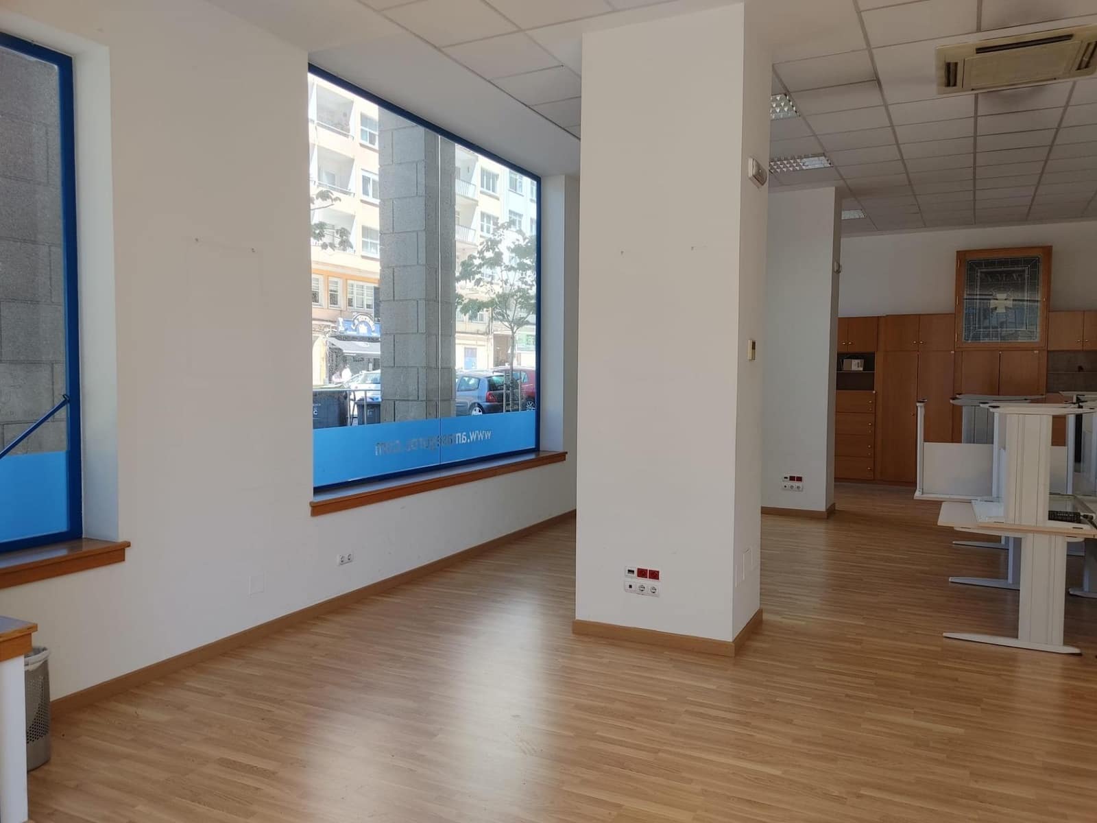 Kommersiell till salu i A Coruna stad - 650 000 € (Ref: 9119285)