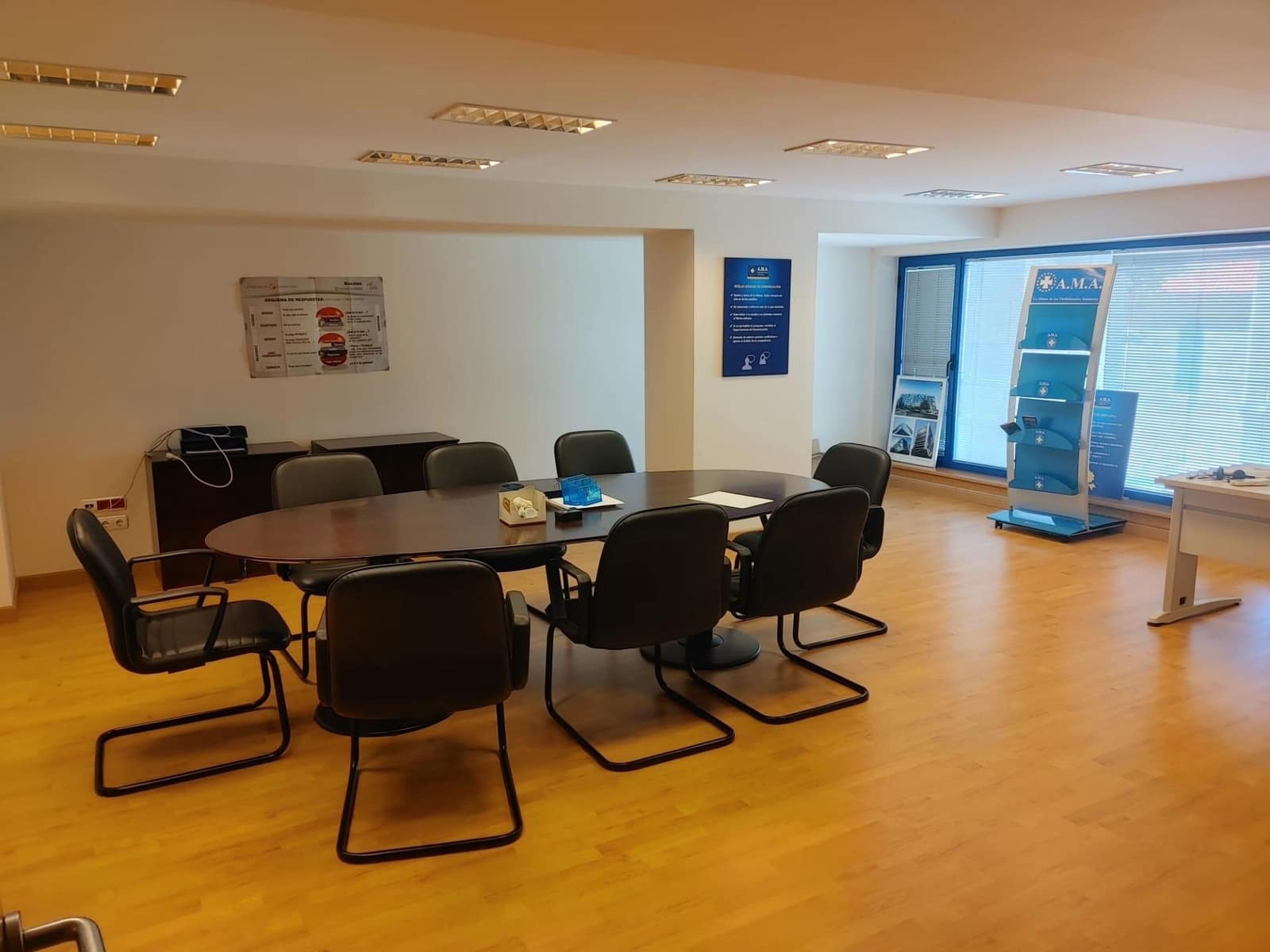 Kommersiell till salu i A Coruna stad - 650 000 € (Ref: 9119285)