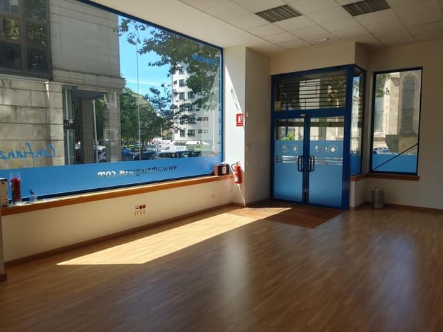 Erhverv til salg i A Coruña by - € 650.000 (Ref: 9119285)