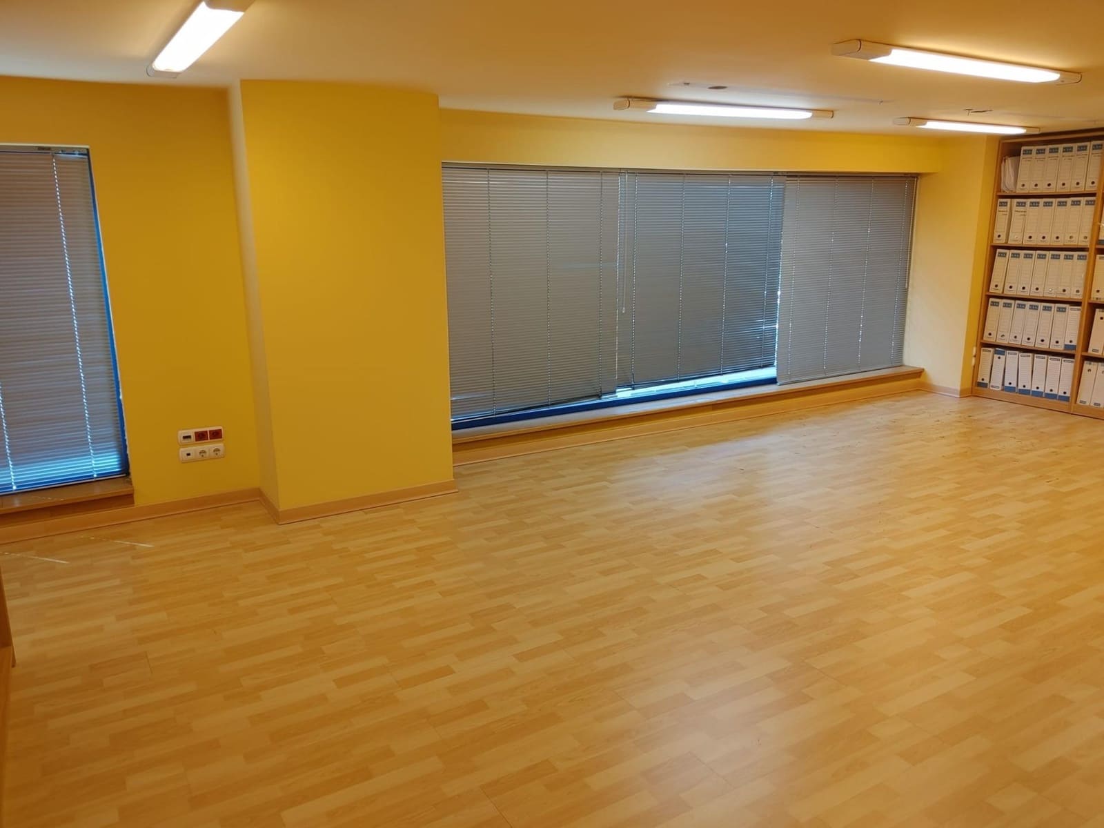 Kommersiell till salu i A Coruna stad - 650 000 € (Ref: 9119285)