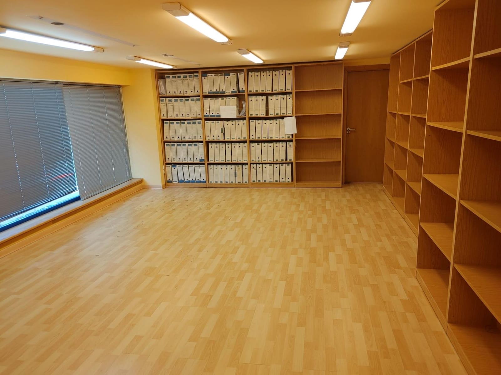 Kommersiell till salu i A Coruna stad - 650 000 € (Ref: 9119285)