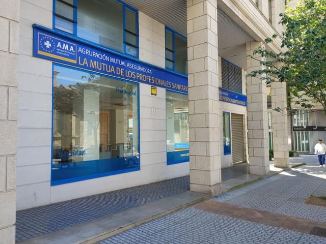 Erhverv til salg i A Coruña by - € 650.000 (Ref: 9119285)