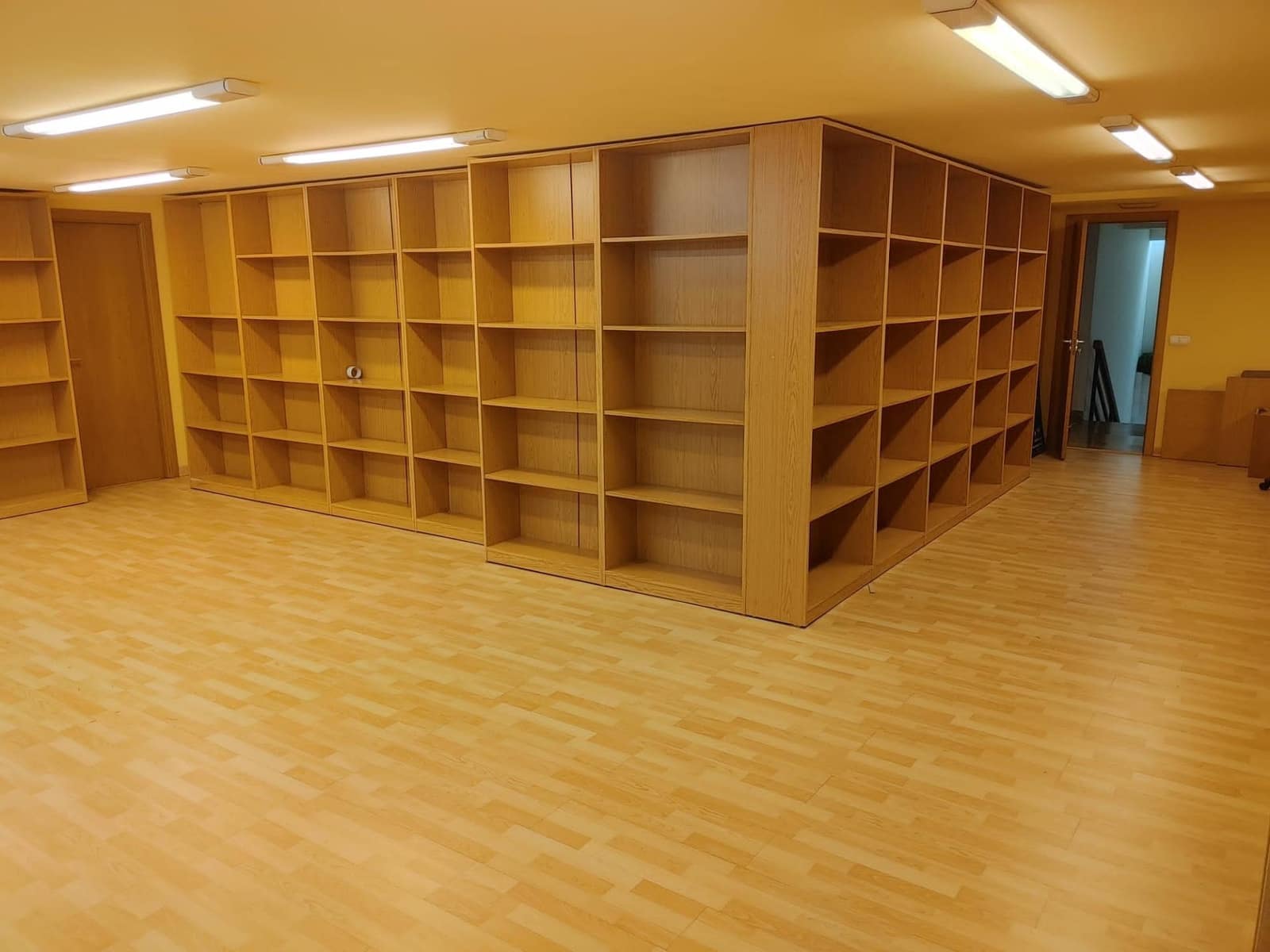 Kommersiell till salu i A Coruna stad - 650 000 € (Ref: 9119285)