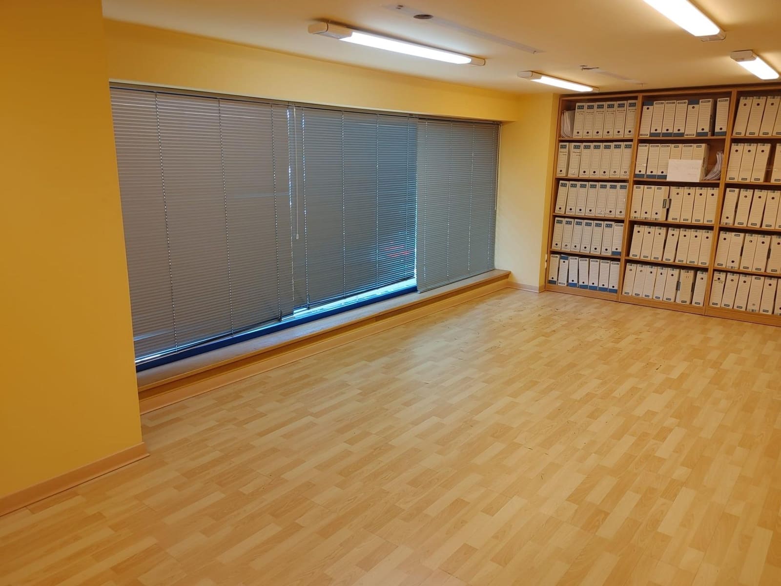 Kommersiell till salu i A Coruna stad - 650 000 € (Ref: 9119285)