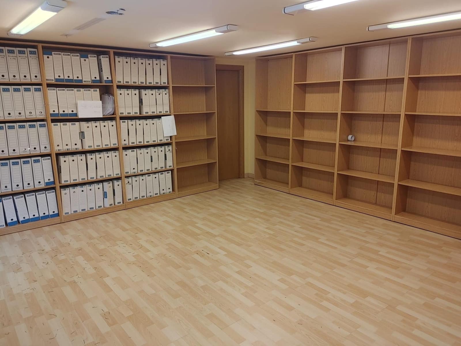 Kommersiell till salu i A Coruna stad - 650 000 € (Ref: 9119285)