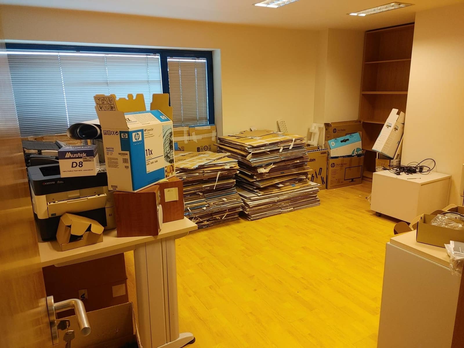 Kommersiell till salu i A Coruna stad - 650 000 € (Ref: 9119285)