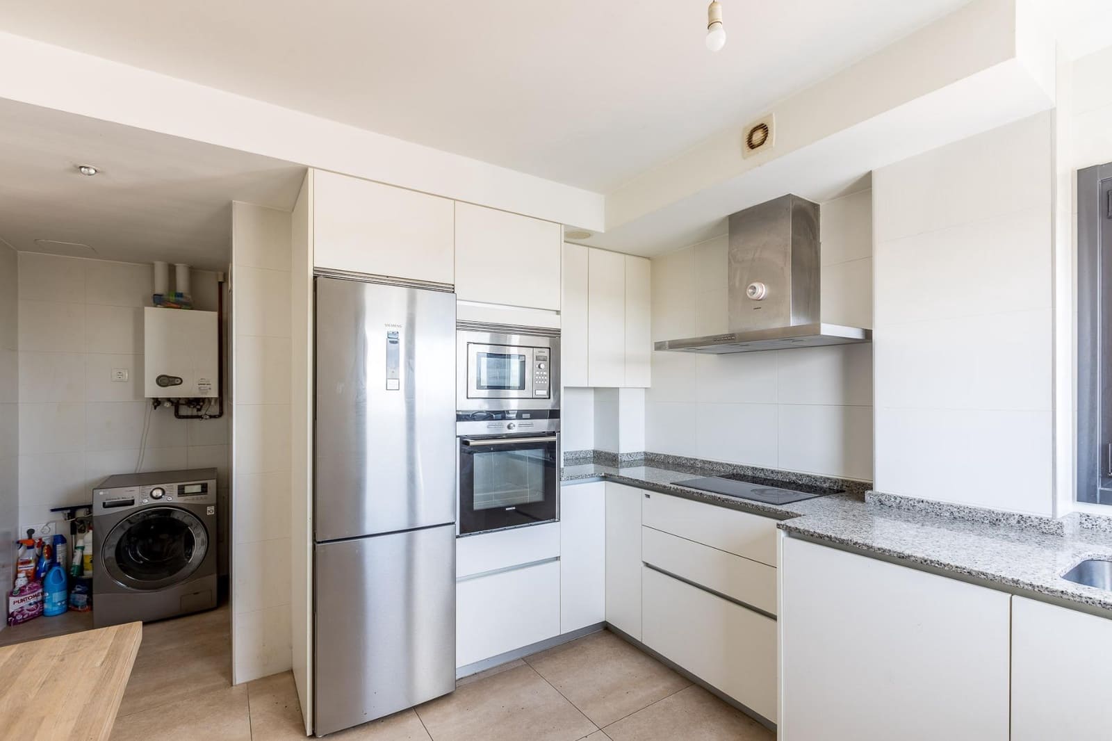 2 soveværelse Penthouse til salg i A Coruna by med garage - € 900.000 (Ref: 9119293)