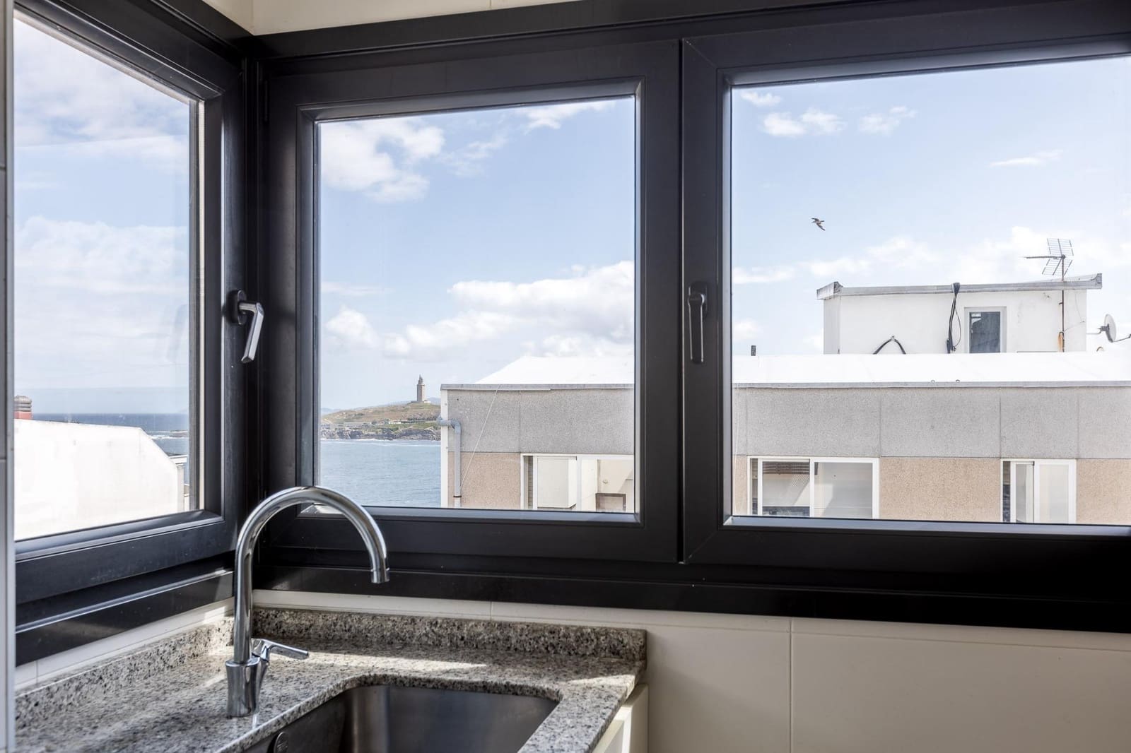 2 soveværelse Penthouse til salg i A Coruna by med garage - € 900.000 (Ref: 9119293)