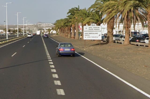 Empresa para venda em Playa Honda, San Bartolomé - 2 100 000 € (Ref: 9119301)